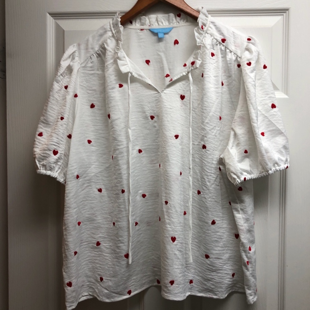 Draper James White Button-Front Shirt with Red Heart Print